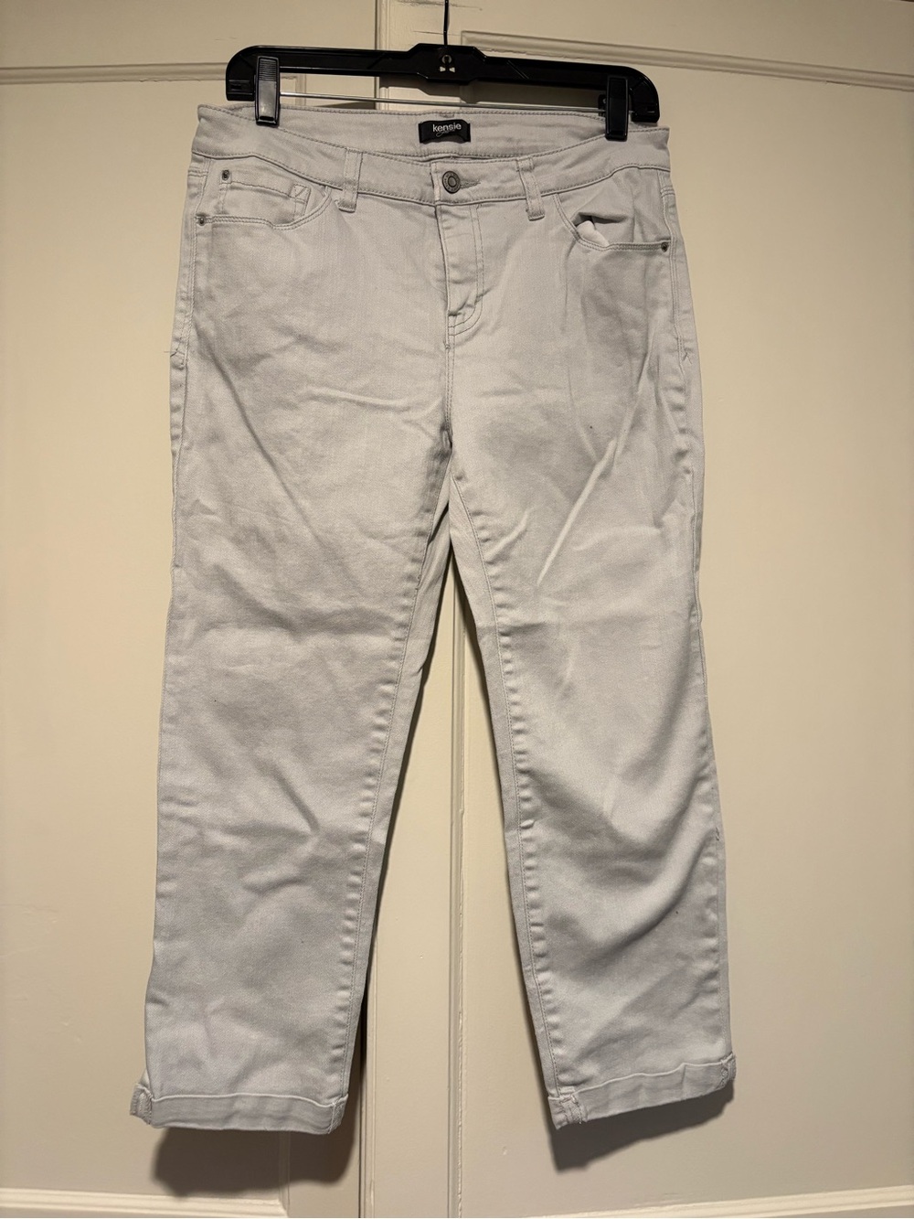 Kensie Jeans Light Grey Wash Cropped Jeans